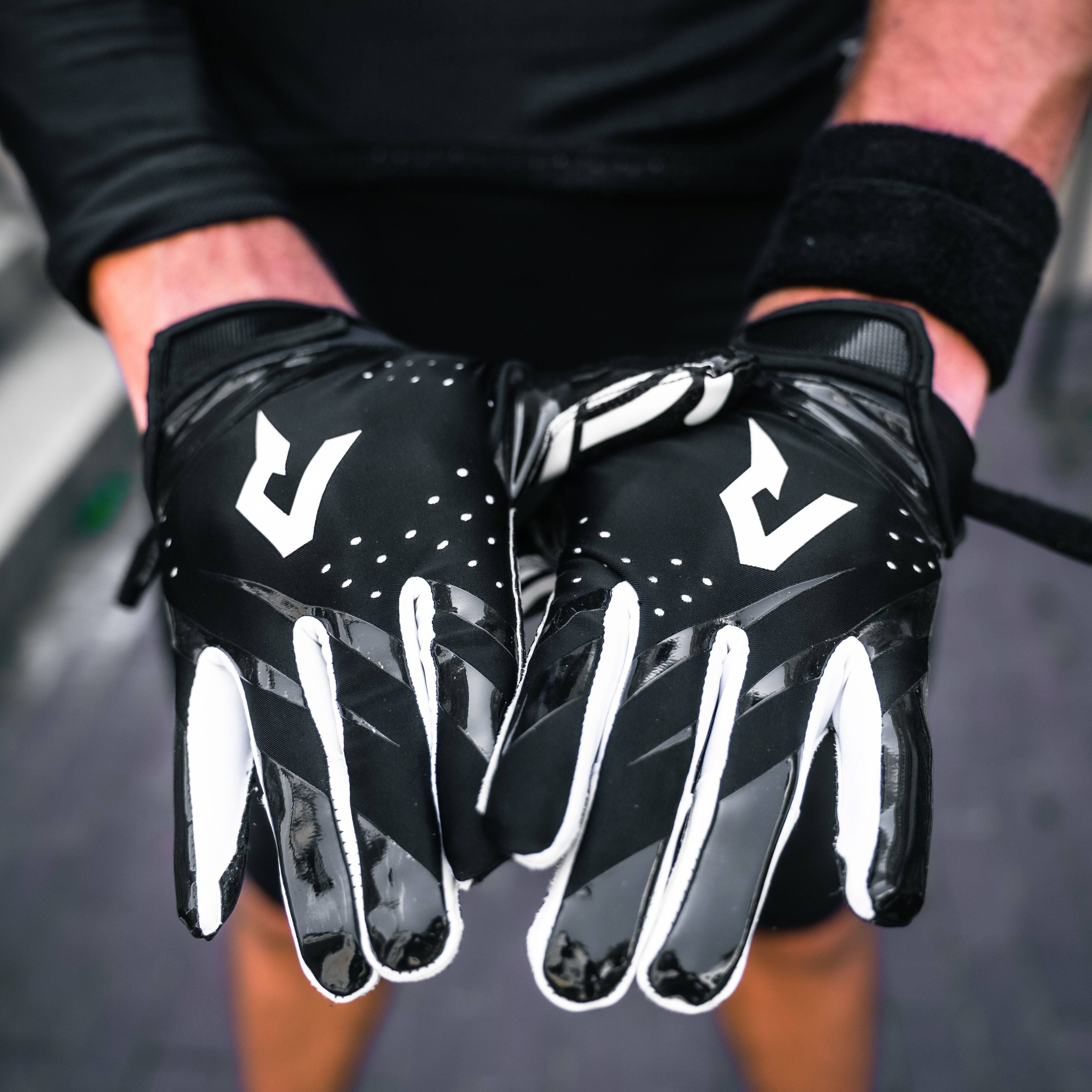 2019 football gloves online